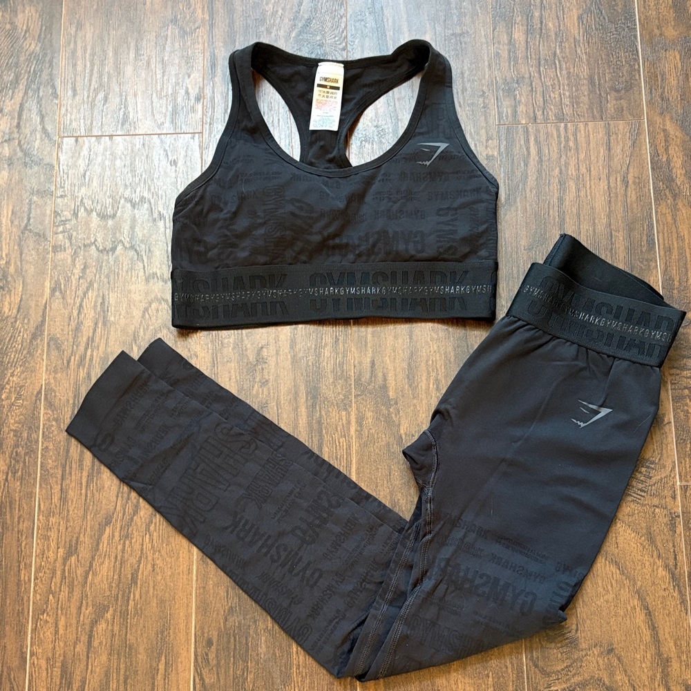 💎RARE💎🆕Gymshark “Vision” Sports Bra And Full-Length Legging In Black Tonal Logo